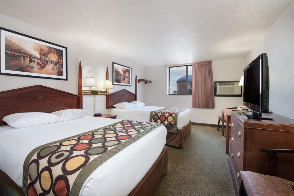 Serena Inn & Suites Of مدينة رابيد المظهر الخارجي الصورة